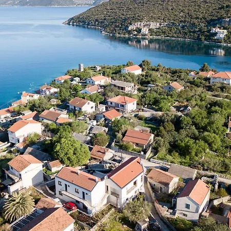 Apartamento La-two Bedroom With Terrace