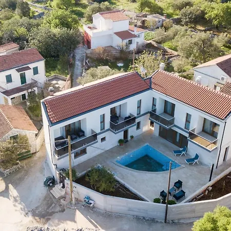 Apartamento La-two Bedroom With Terrace *