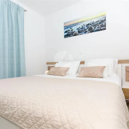 Apartamento La-two Bedroom With Terrace *